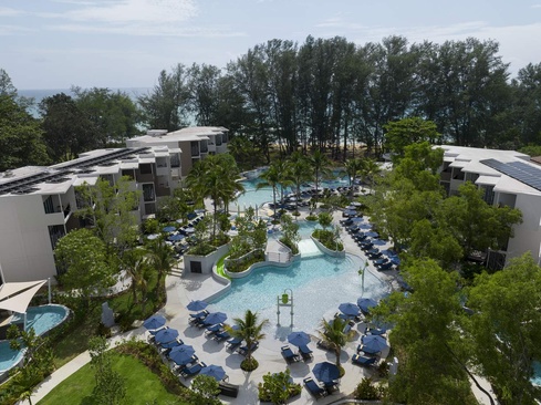 Le Meridien Phuket Mai Khao Beach Resort