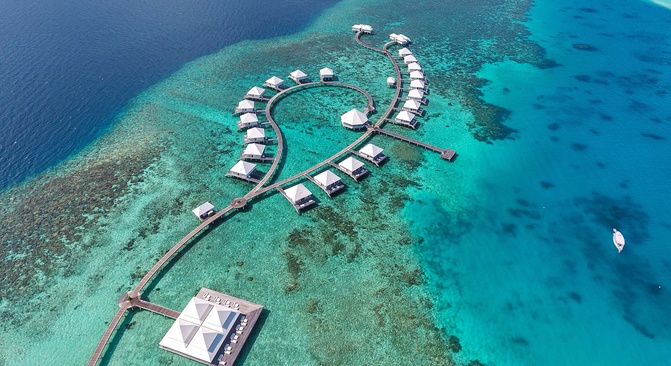 Diamonds Thudufushi Beach & Water Villas Вид Отеля С Самолета