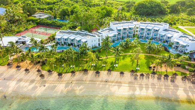 Victoria Beachcomber Resort & Spa