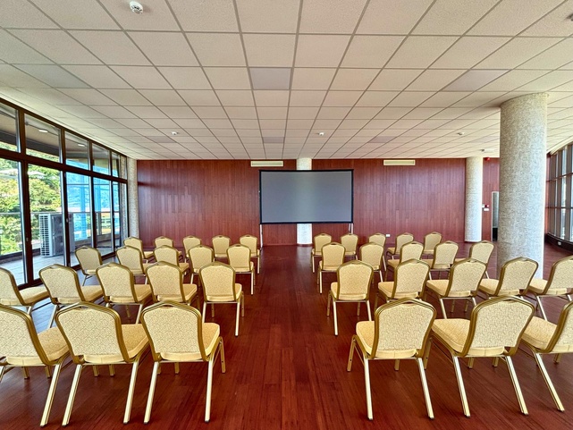 Gardens Hill Resort & Spa