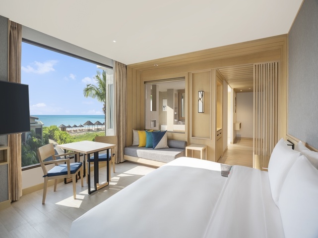 Le Meridien Khao Lak Beach & Spa Resort