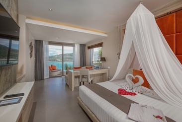 Cape Sienna Hotel & Villas