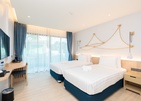 Panwaburi Beachfront Resort