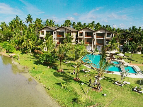 Amaranthé Bay Resort & Spa