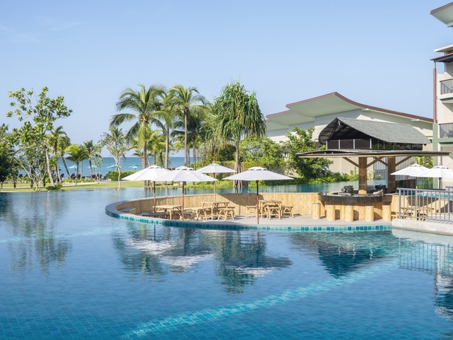 Le Meridien Khao Lak Beach & Spa Resort