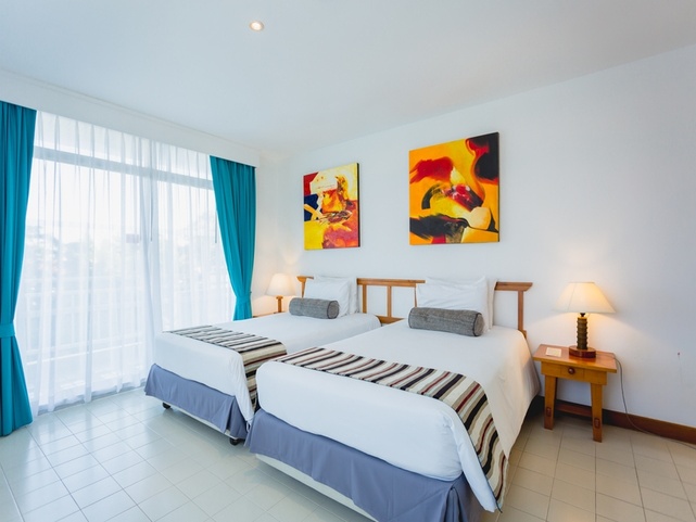 Waterfront Suites Phuket By Centara