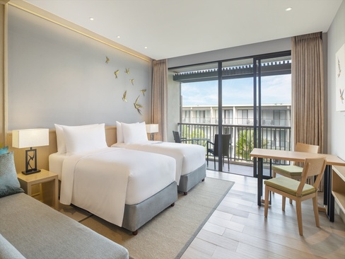 Le Meridien Khao Lak Beach & Spa Resort