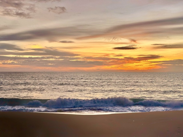 Le Meridien Phuket Mai Khao Beach Resort