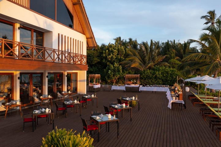 Mercure Maldives Kooddoo