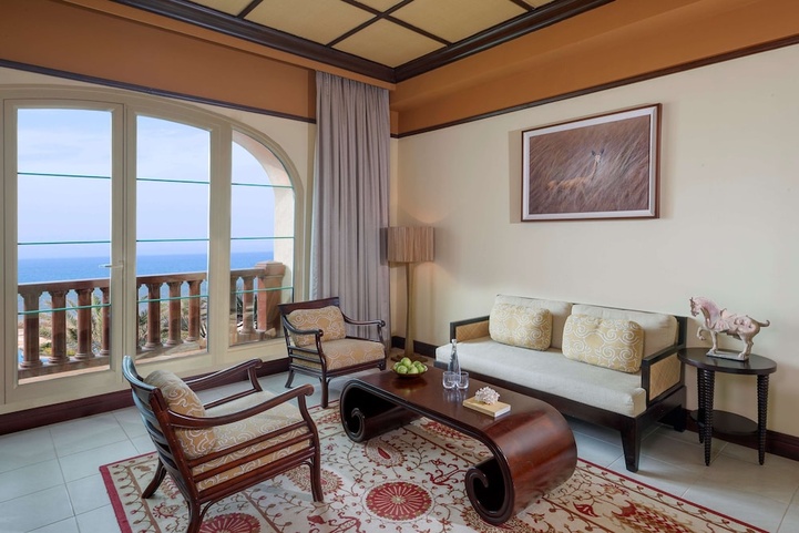 Anantara Desert Islands Resort & Spa