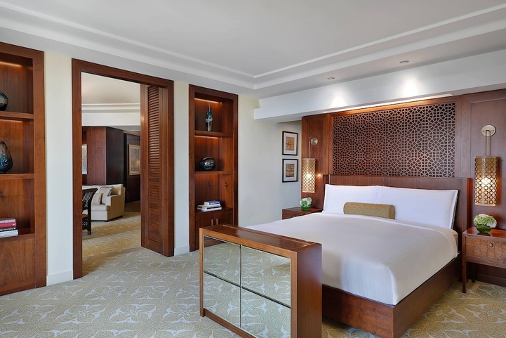 The Ritz-Carlton, Dubai
