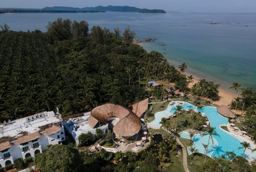 Eden Beach Resort & Spa