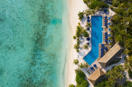 Emerald Faarufushi Resort & Spa Бассейн Отеля