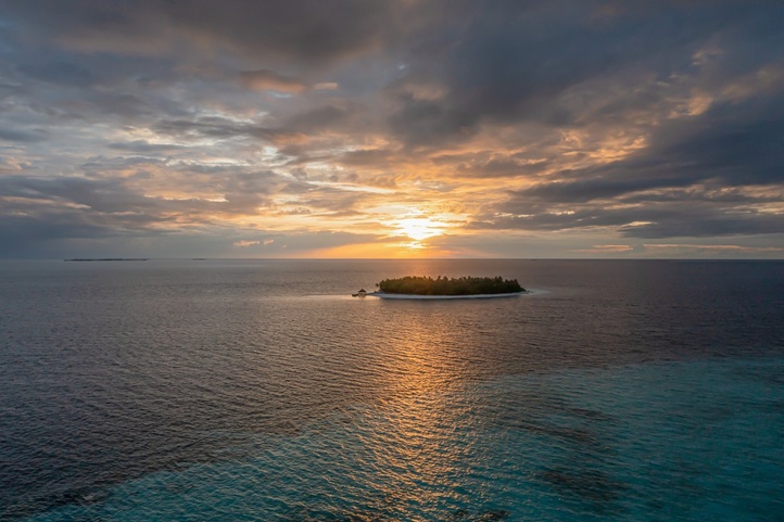 Dhawa Ihuru (Ex. Angsana Ihuru)