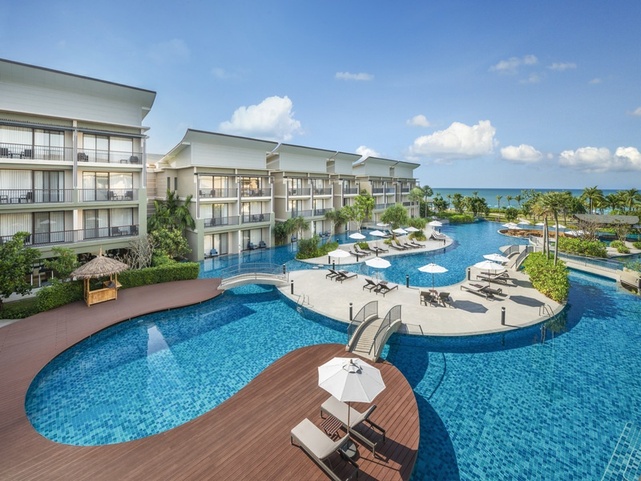 Le Meridien Khao Lak Beach & Spa Resort