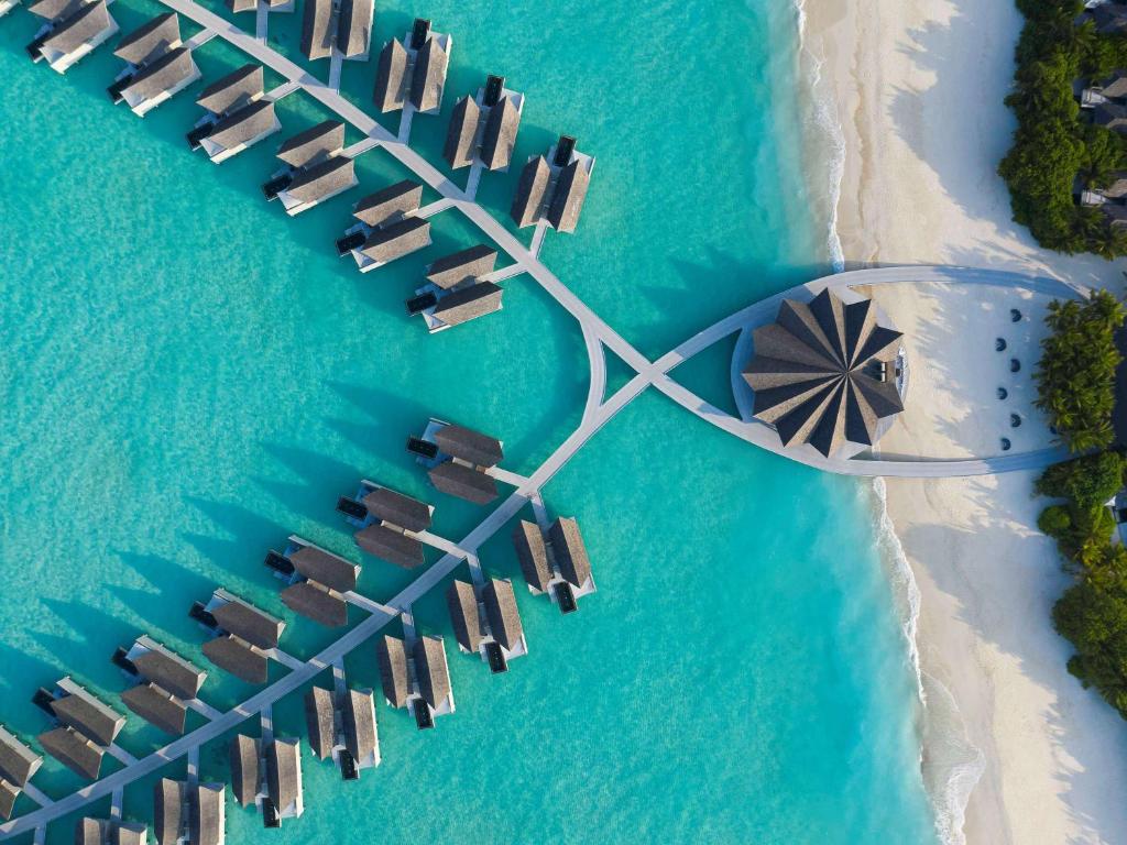 Kuredhivaru Resort And Spa (Ex.Movenpick Resort Kuredhivaru)
